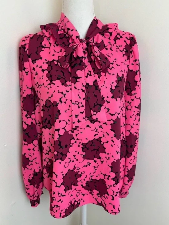 kate spade Pink Floral Tie-Neck Blouse with Dark Blue Wide-Leg Jeans - Picture 7 of 10